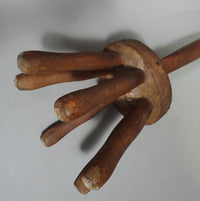 Waspop, Victoriaans, Origineel
 Hoogte 90 cm
 Breedte handvat 36 cm