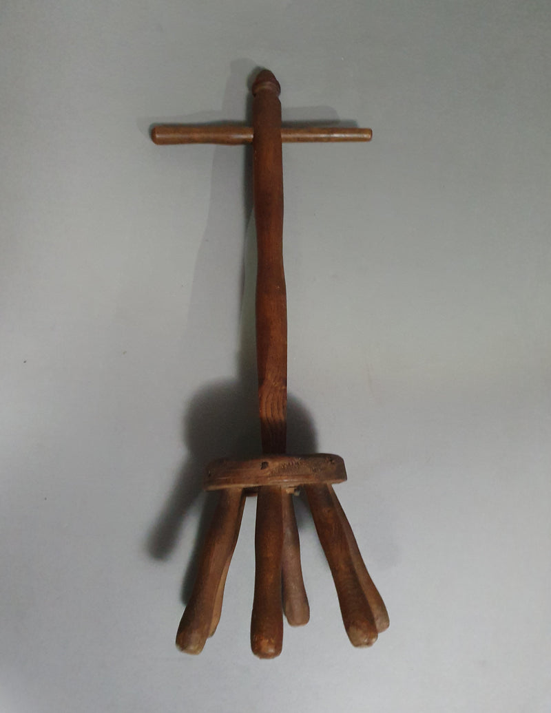 Waspop, Victoriaans, Origineel
 Hoogte 90 cm
 Breedte handvat 36 cm