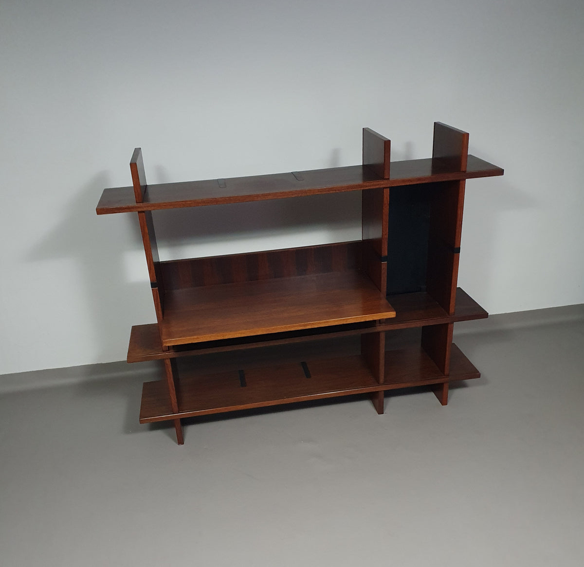 E101 Domino bookcase with writing desk by Eugenio Gerli for Tecno 1960