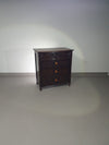 Bijzonder gave Engelse ladekast / commode. Gedateerd (Charles 2 tijdperk). Gemaakt van massief eikenhout met prachtige patina.