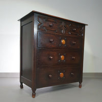 Bijzonder gave Engelse ladekast / commode. Gedateerd (Charles 2 tijdperk). Gemaakt van massief eikenhout met prachtige patina.