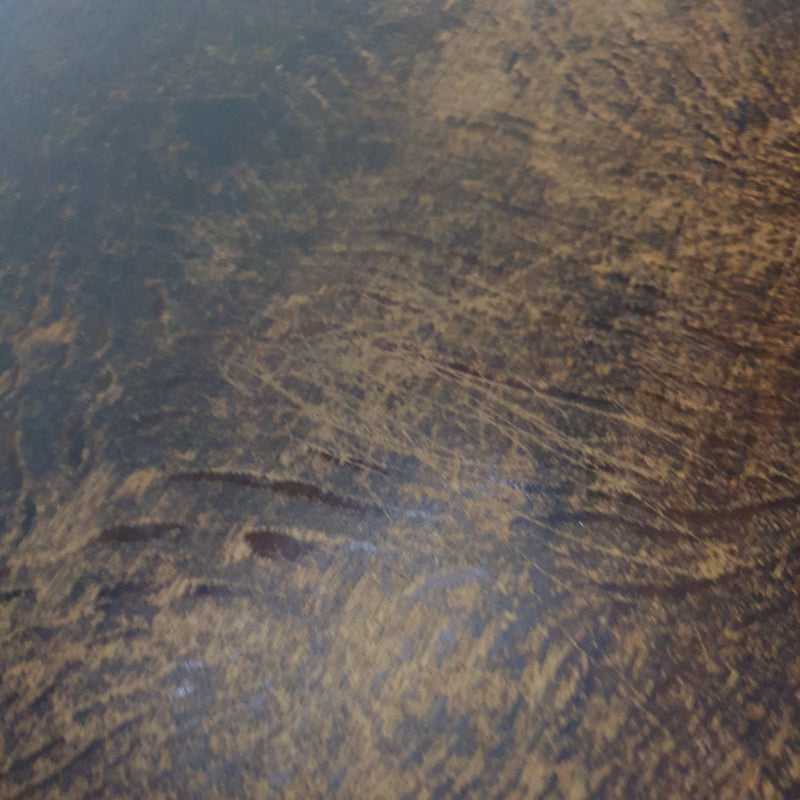Bijzonder gave Engelse ladekast / commode. Gedateerd (Charles 2 tijdperk). Gemaakt van massief eikenhout met prachtige patina.