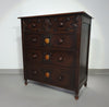Bijzonder gave Engelse ladekast / commode. Gedateerd (Charles 2 tijdperk). Gemaakt van massief eikenhout met prachtige patina.
