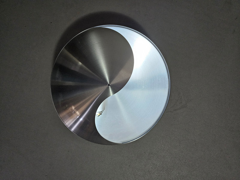 vintage design inox wandlamp van Raak Amsterdam (type C1636). Ook wel Yin-Yang lamp genoemd