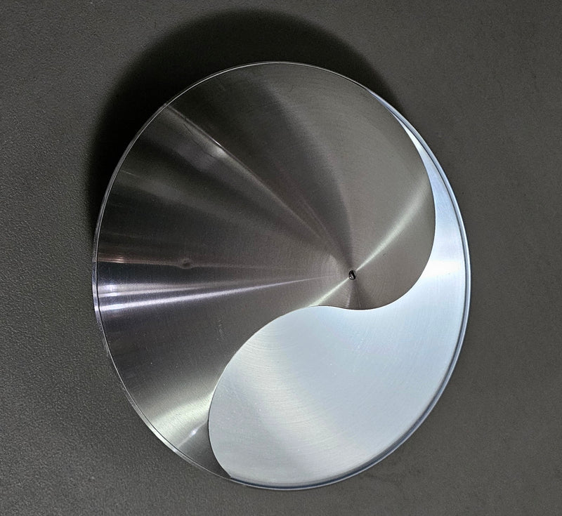 vintage design inox wandlamp van Raak Amsterdam (type C1636). Ook wel Yin-Yang lamp genoemd