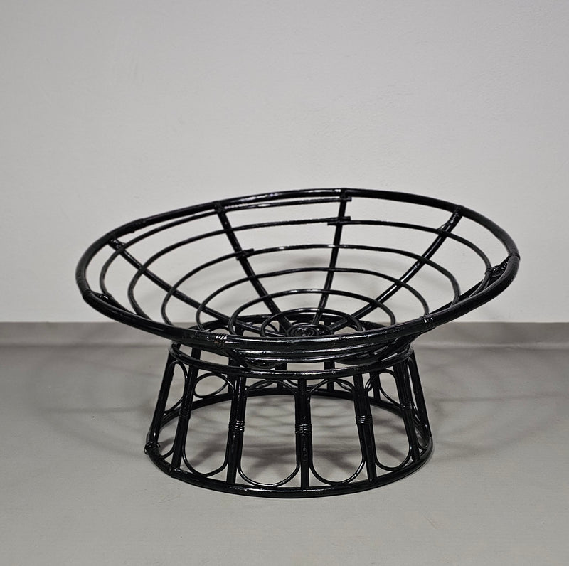 Papasan rotan lounge stoel jaren 70
 Breedte 120
 Hoogte 70 cm