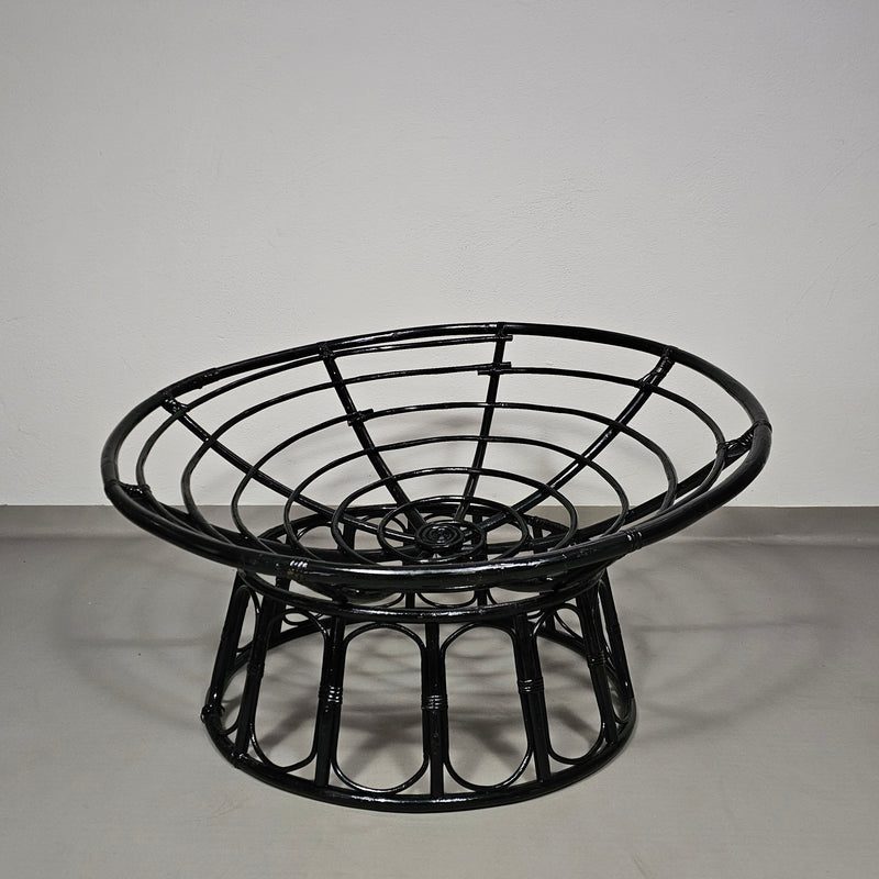 Papasan rotan lounge stoel jaren 70
 Breedte 120
 Hoogte 70 cm