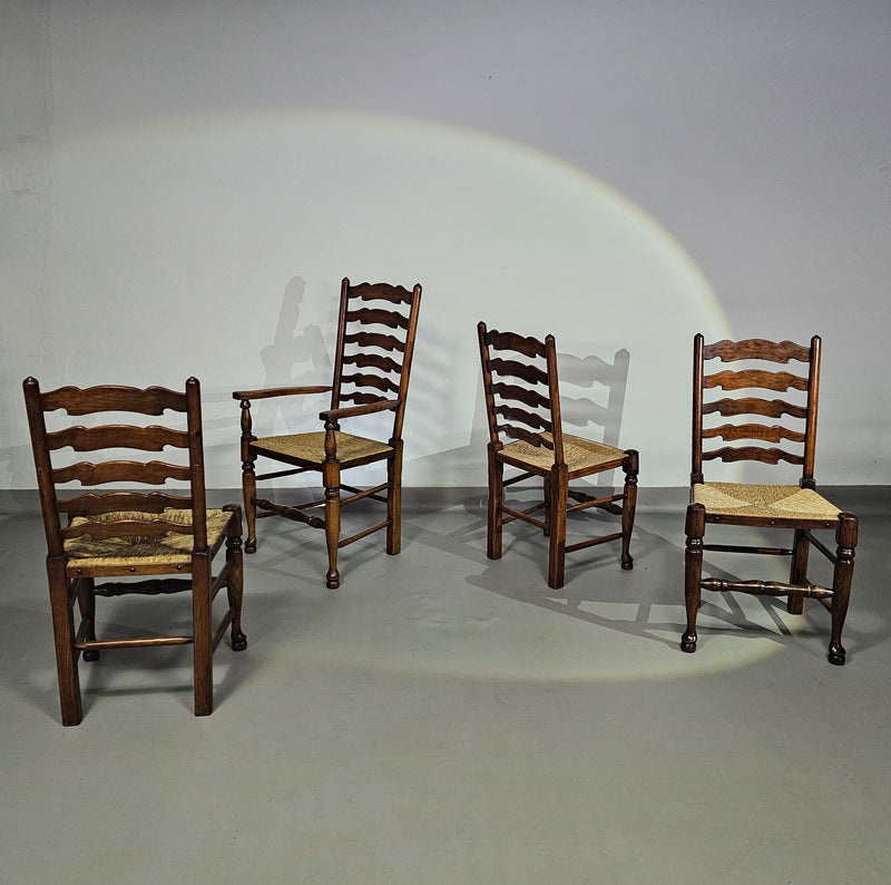Set van 4 eikenhouten, rustieke, landelijke eetkamerstoelen met ladderrug en biezen zittingen uit de jaren 60