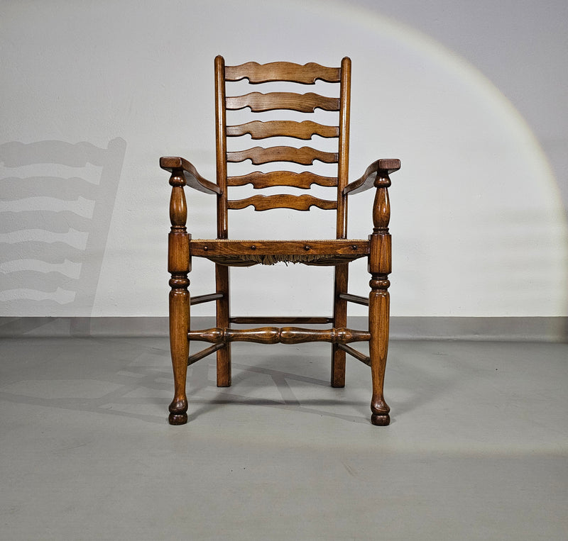 Set van 4 eikenhouten, rustieke, landelijke eetkamerstoelen met ladderrug en biezen zittingen uit de jaren 60