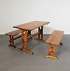 Scandinavische moderne massief grenenhouten banken en eettafel, jaren 70