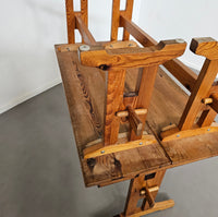 Scandinavische moderne massief grenenhouten banken en eettafel, jaren 70