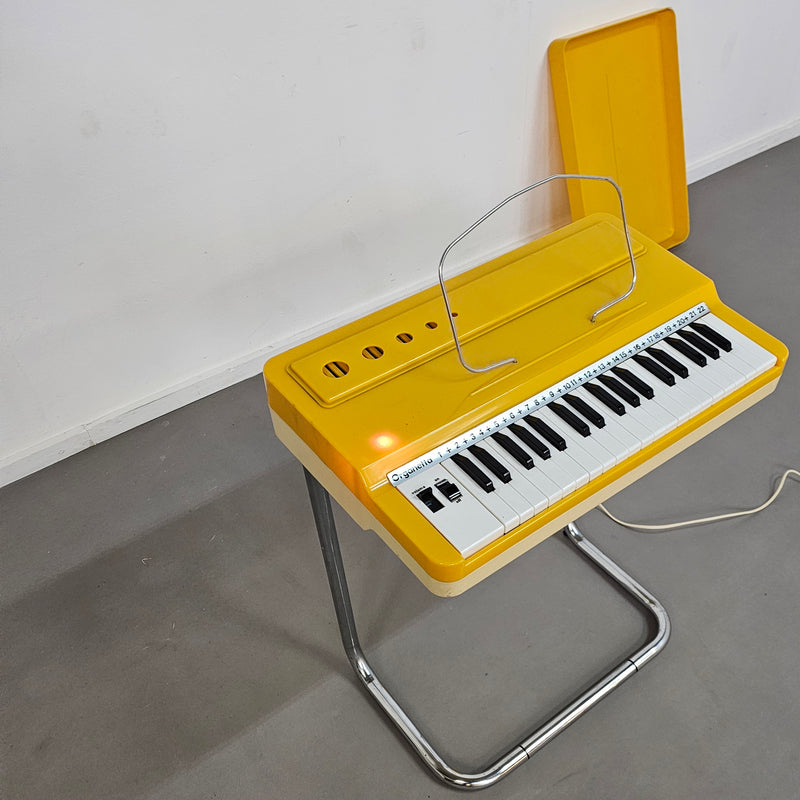 Ultra rare Hohner ORGANETTA wind organ / air organ / vintage & rare / 1963 / chrome stand
Complete, no missing parts.