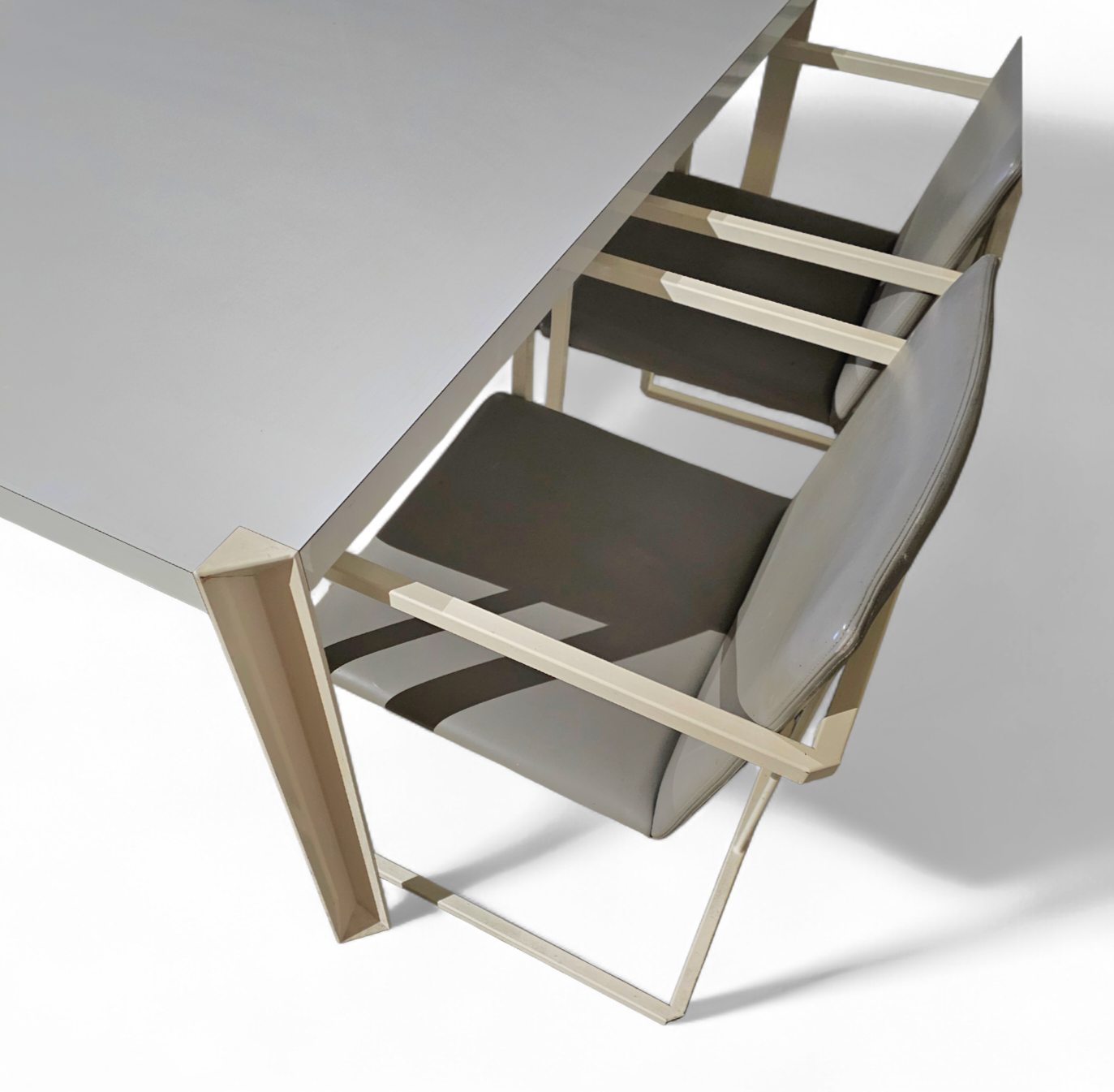 5 x Pierre Mazairac & karel Boonzaaijer /
Manufacturer / Hennie de Jong int /
Materials / grey Fabric / white steel / 1970s