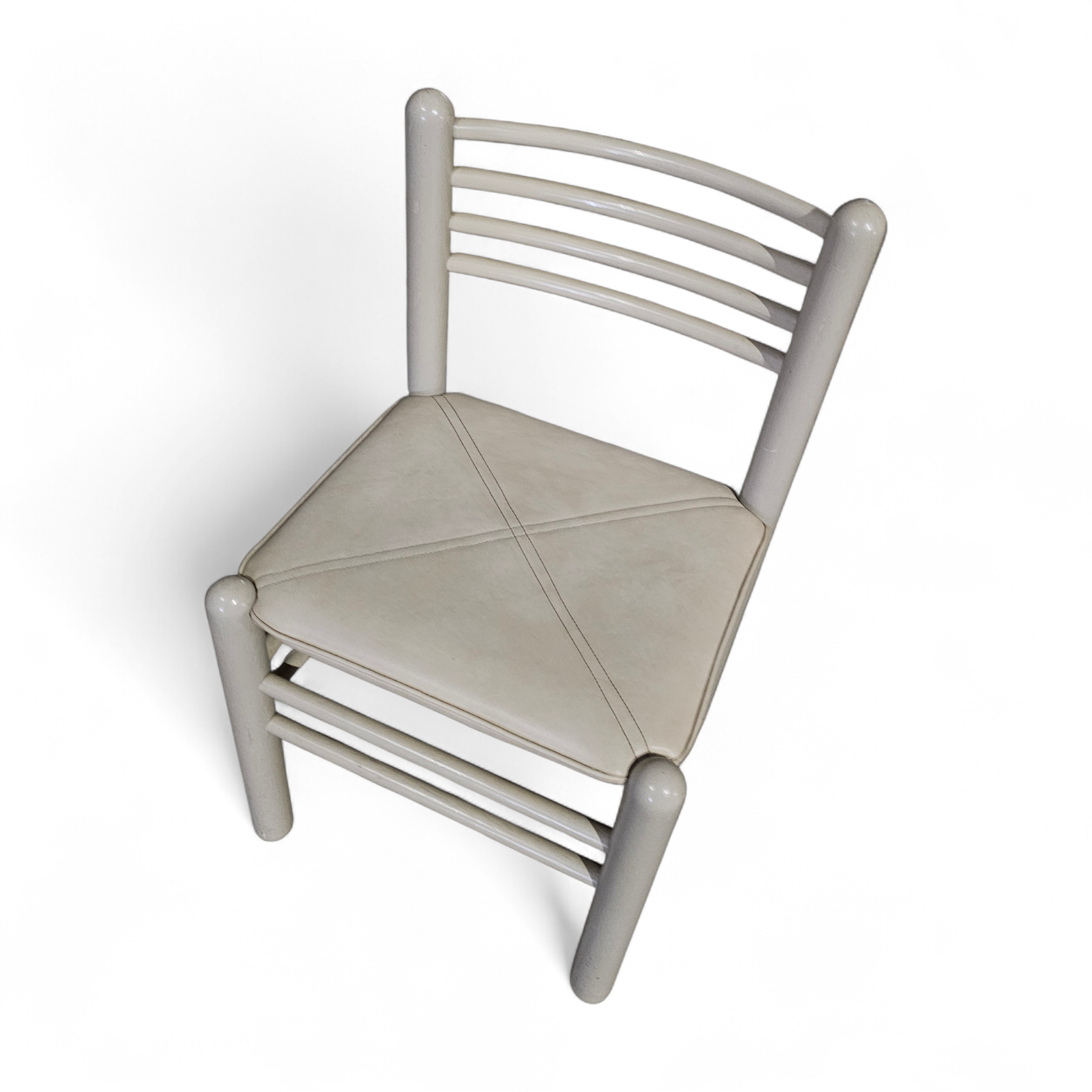 5 x dining chair / light grey wooden frame / leather seat / Germany 1970s / labeled " ideen für kuchen - innenarchitektur "