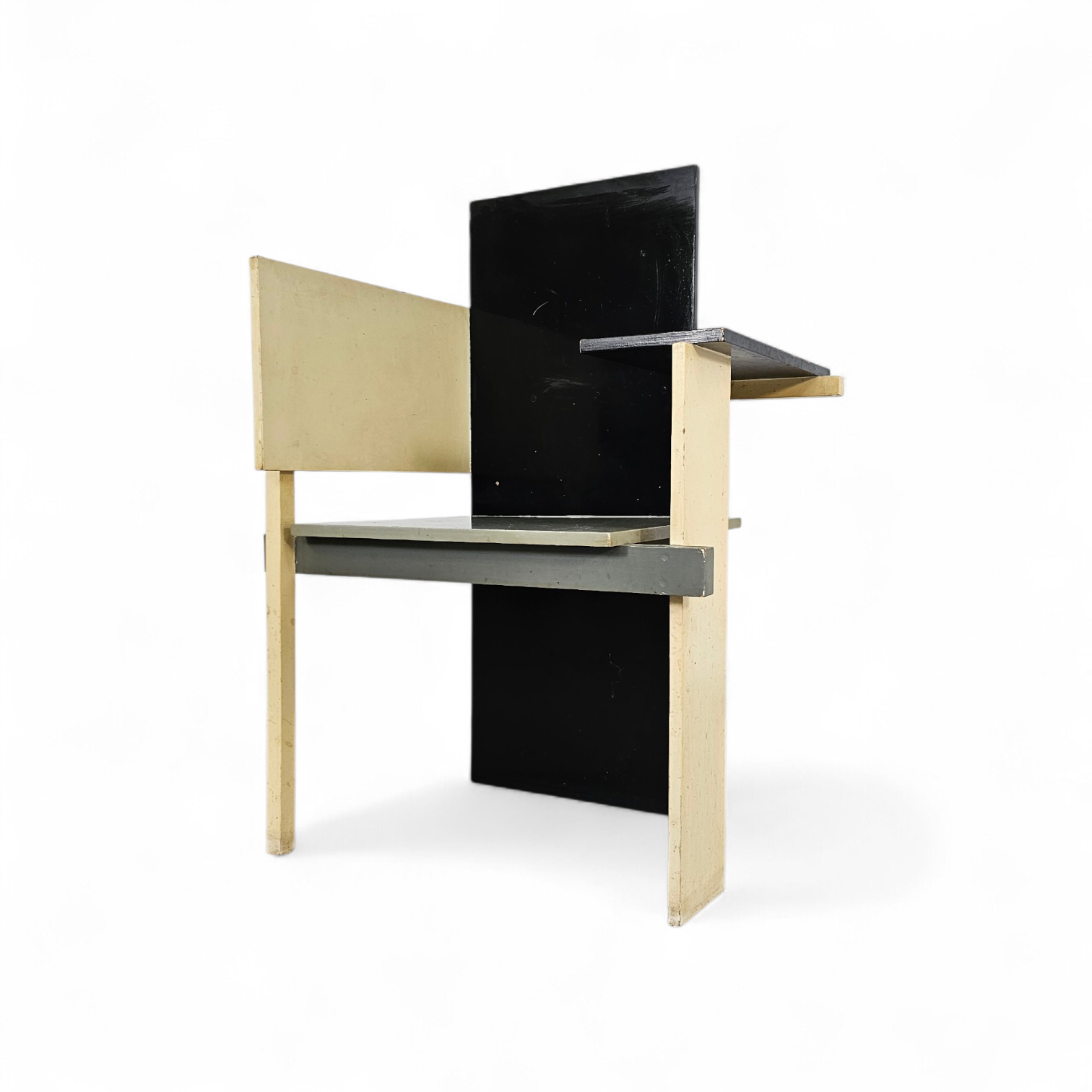 Old Berlin chair / Berlijnse Stoel / Gerrit Rietveld / Signs of repair ( 2 screws )