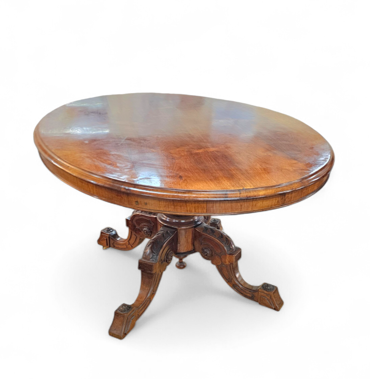 Oval Victorian tilt - top table
Breakfast table / 1840s