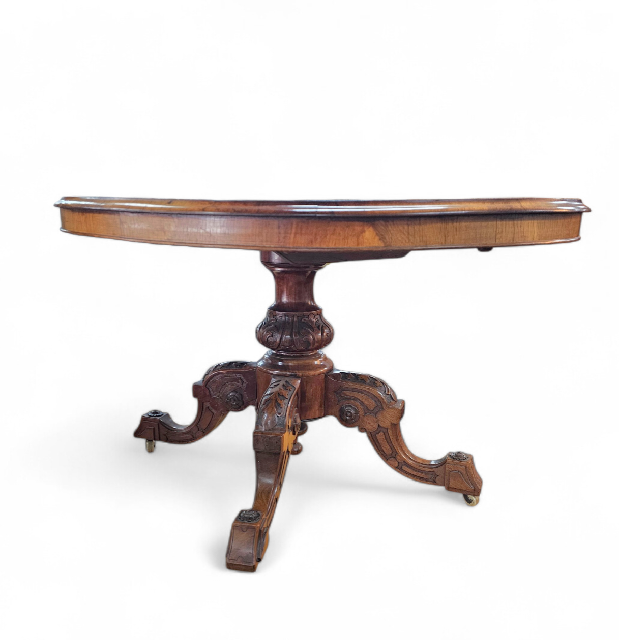 Oval Victorian tilt - top table
Breakfast table / 1840s
