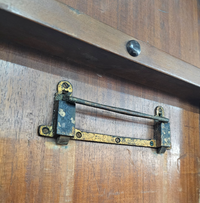 Oval Victorian tilt - top table
Breakfast table / 1840s