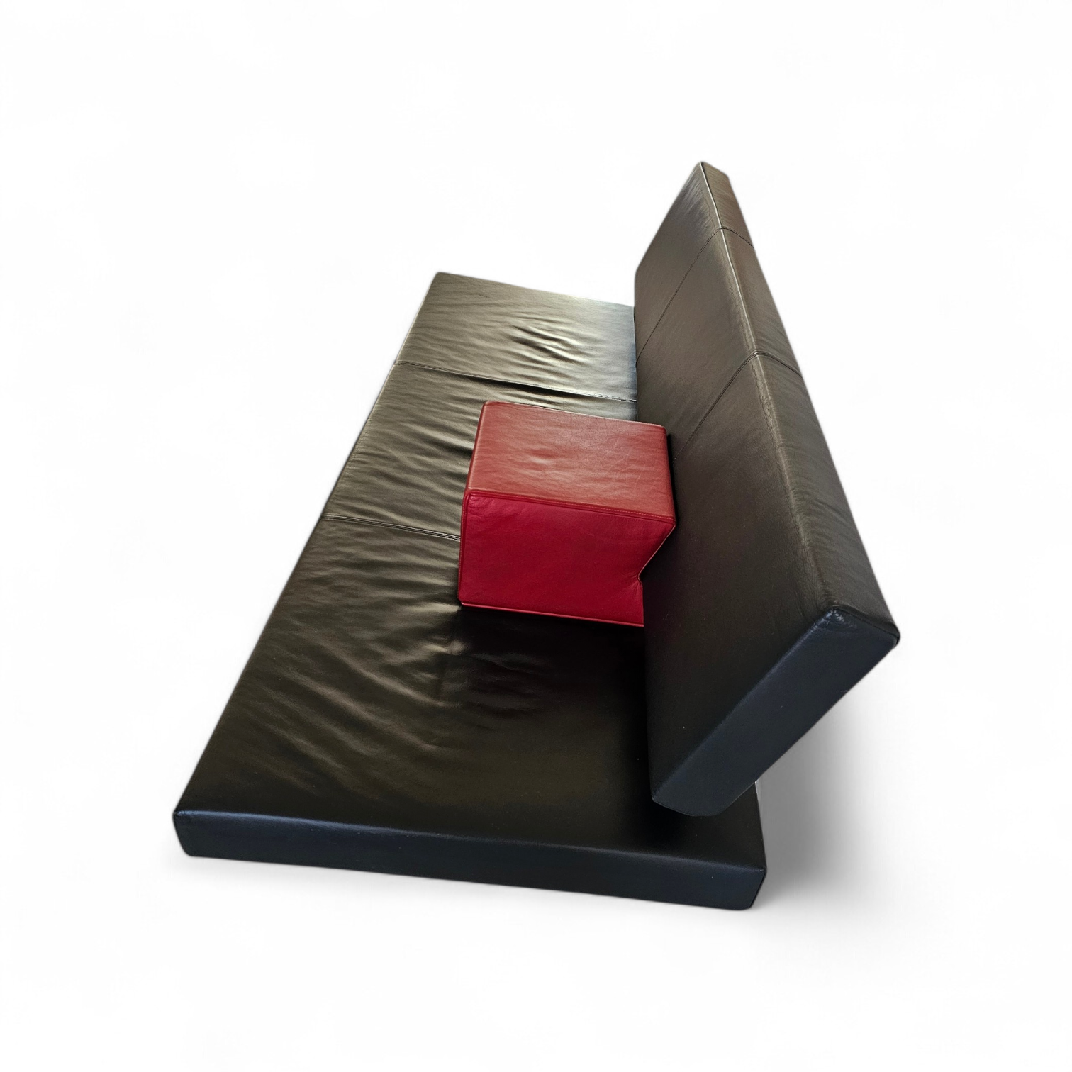 Martin Visser BR 02.7 / Sofa bed / ‘t Spectrum / 1980s / Black leather / red cushion