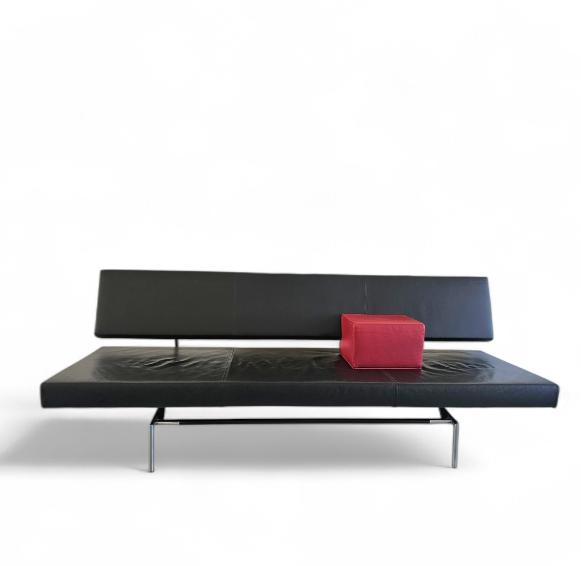 Martin Visser BR 02.7 / Sofa bed / ‘t Spectrum / 1980s / Black leather / red cushion