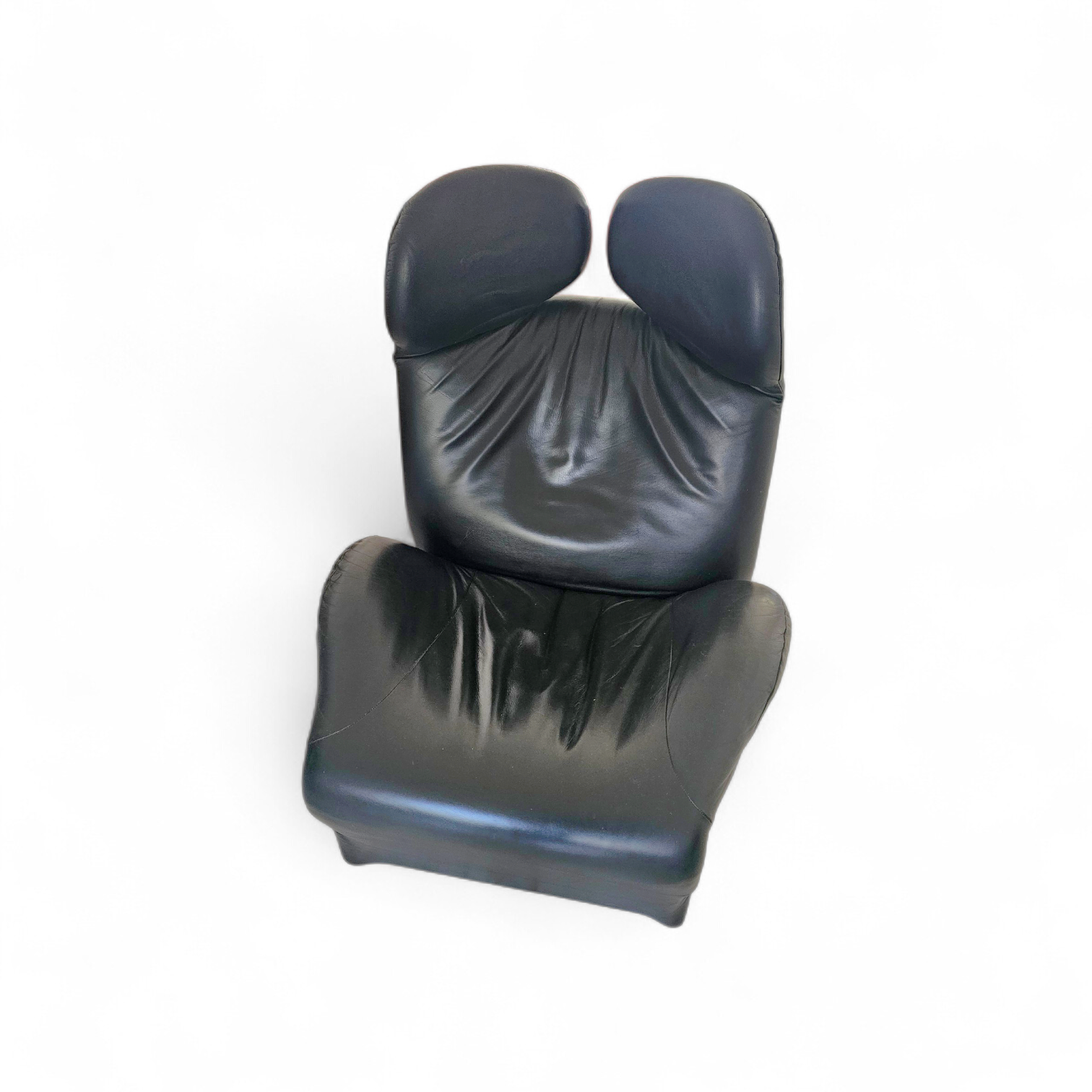 Vintage Lounge Wink chair / Toshiyuki Kita For Cassina 1980s / Black leather