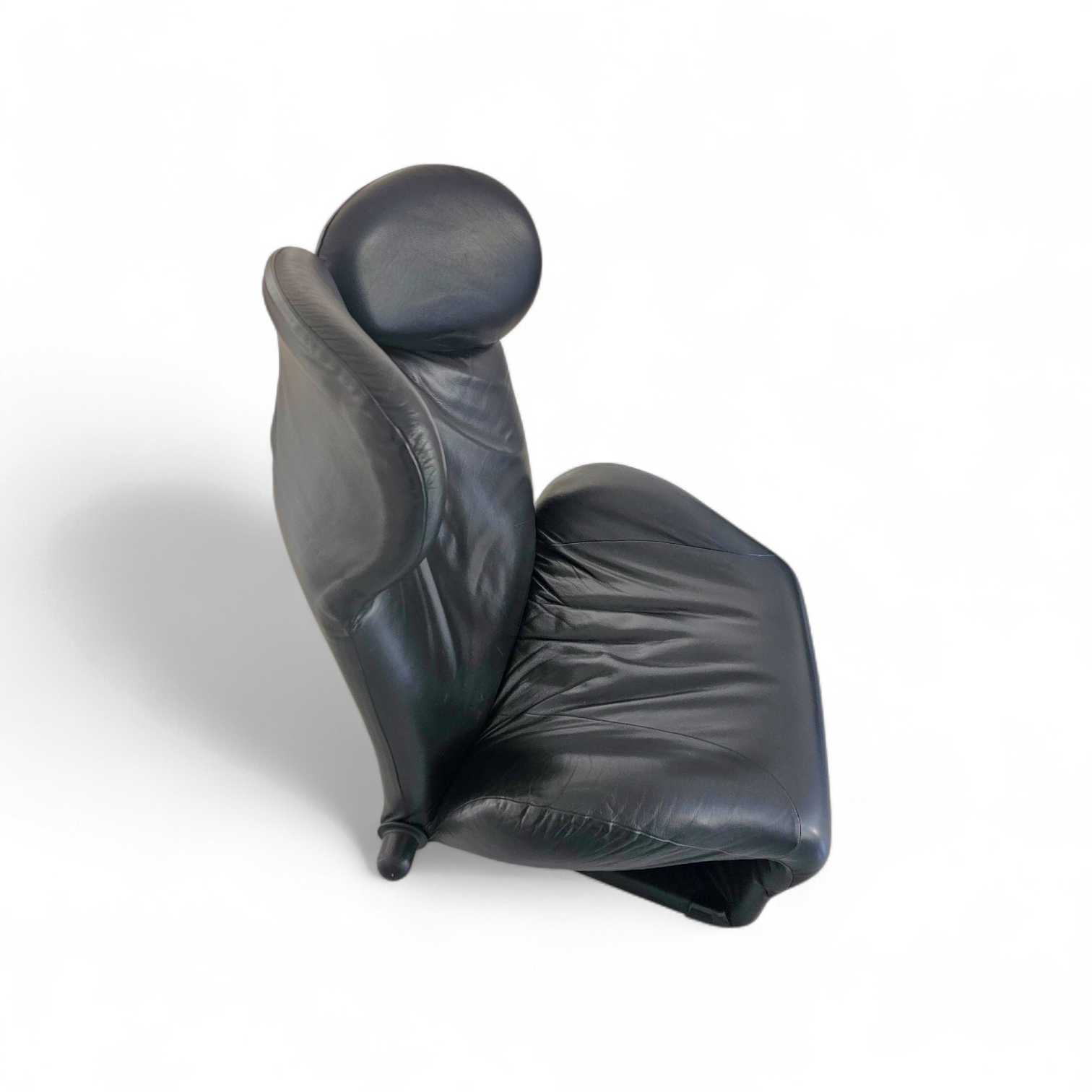Vintage Lounge Wink chair / Toshiyuki Kita For Cassina 1980s / Black leather