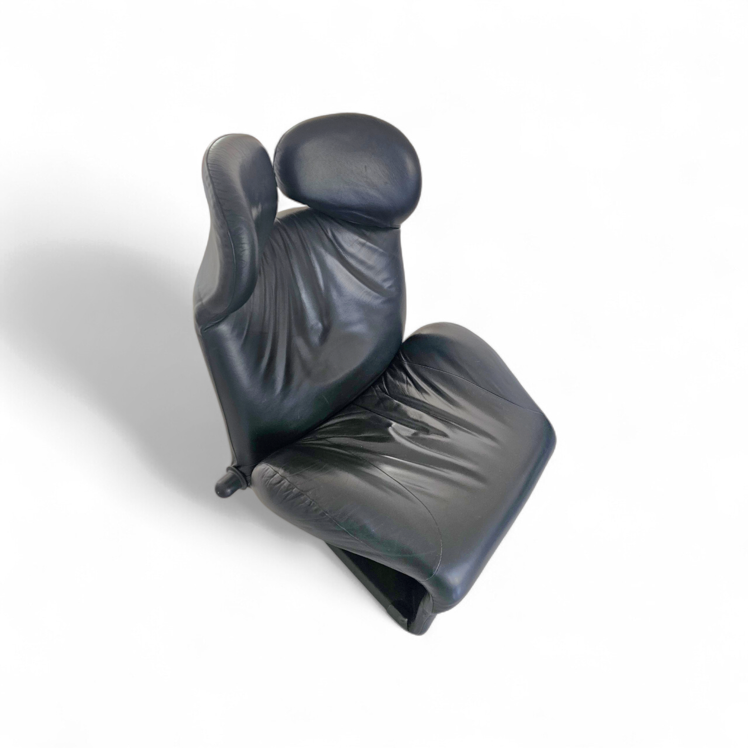 Vintage Lounge Wink chair / Toshiyuki Kita For Cassina 1980s / Black leather