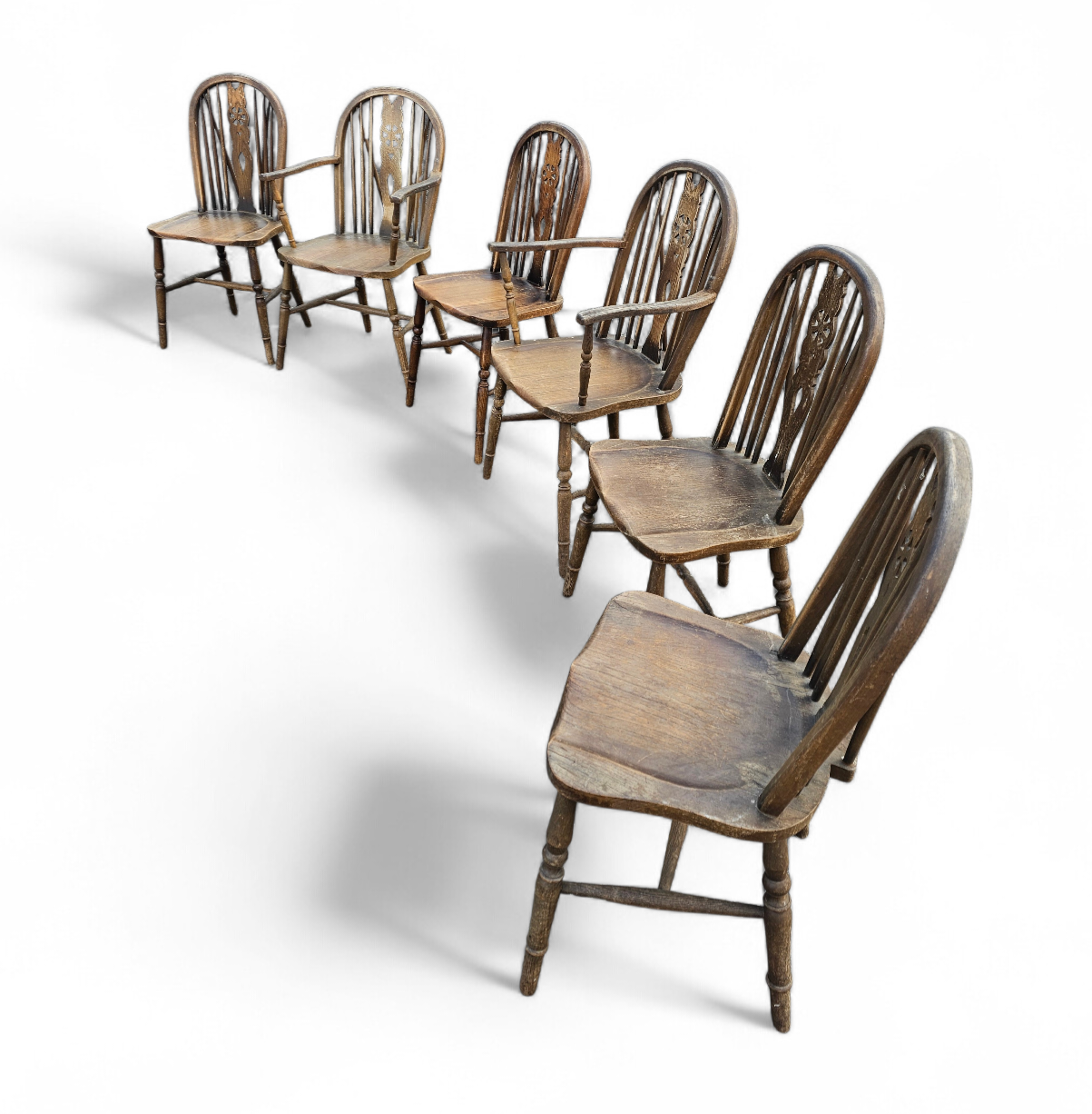 A bit wearthered windsor wheelback dining set (7) by the Oirschotse meubelindustrie 1950s