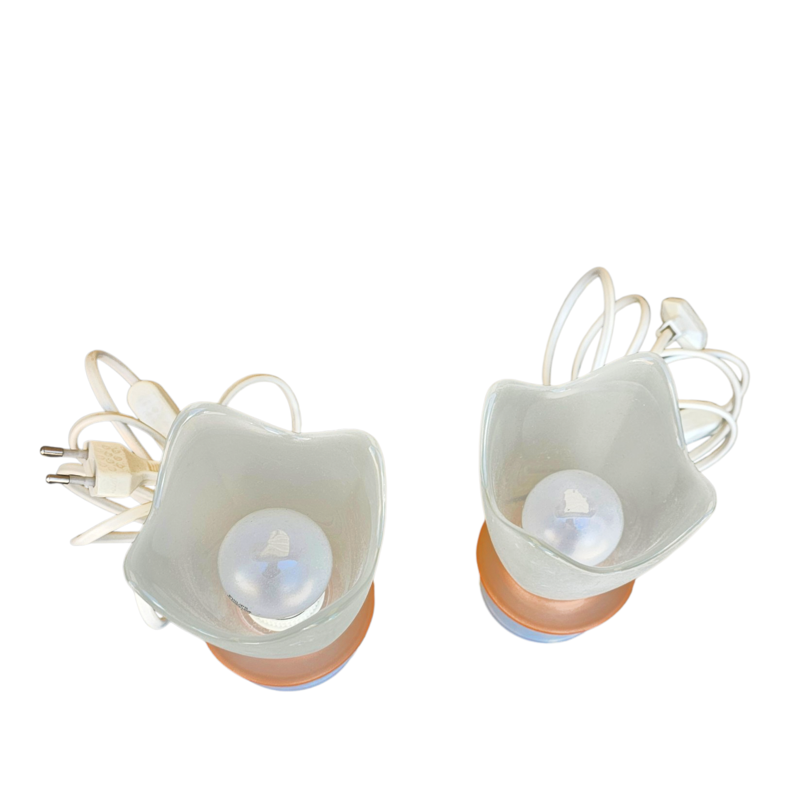 2 x table lamp by Villeroy and Boch / in the shape of a tulip / The top of the lamp is made of frosted glass / milk glass / 1990s