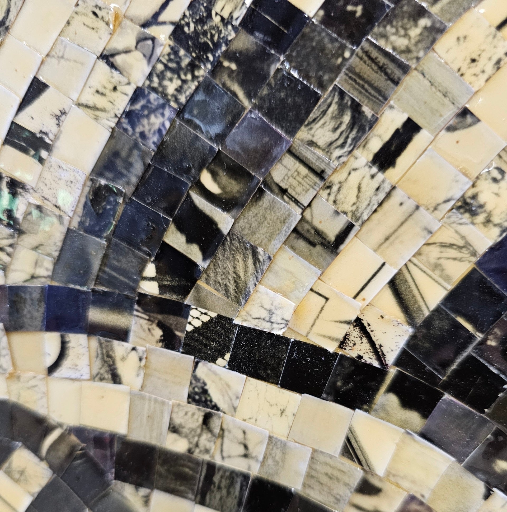 Photomosaic / pixel art avant la lettre 1970's / vicious circles / baryta paper /