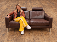 Leolux Antonia 2 seater sofa / Dark brown leather / Hugo de Ruiter / 1990s