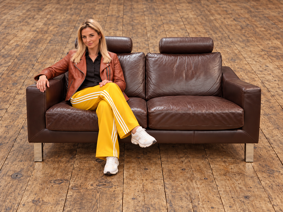 Leolux Antonia 2 seater sofa / Dark brown leather / Hugo de Ruiter / 1990s