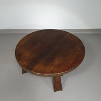 Brutalistische ronde salontafel van massief eikenhout uit de jaren 60