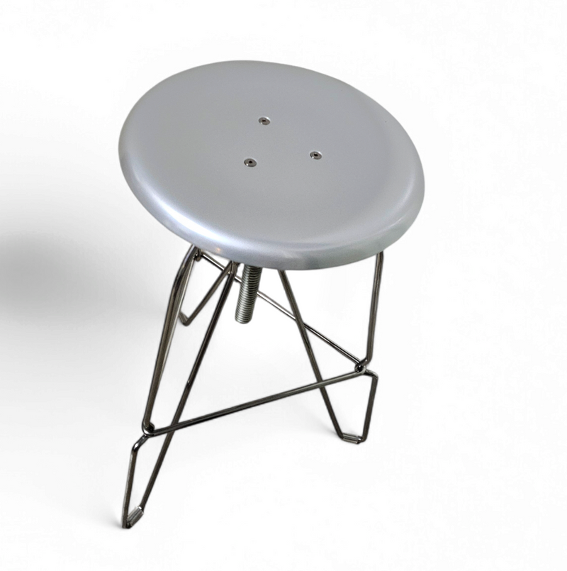 "Model Six" aluminium kruk van Jeff Covey