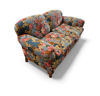 Floral fabrics / classic Sofa / stunning condition
Weighty sofa 100 kg