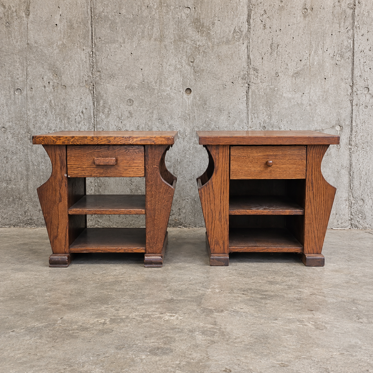 2 x matching oak magazine tables / night stands