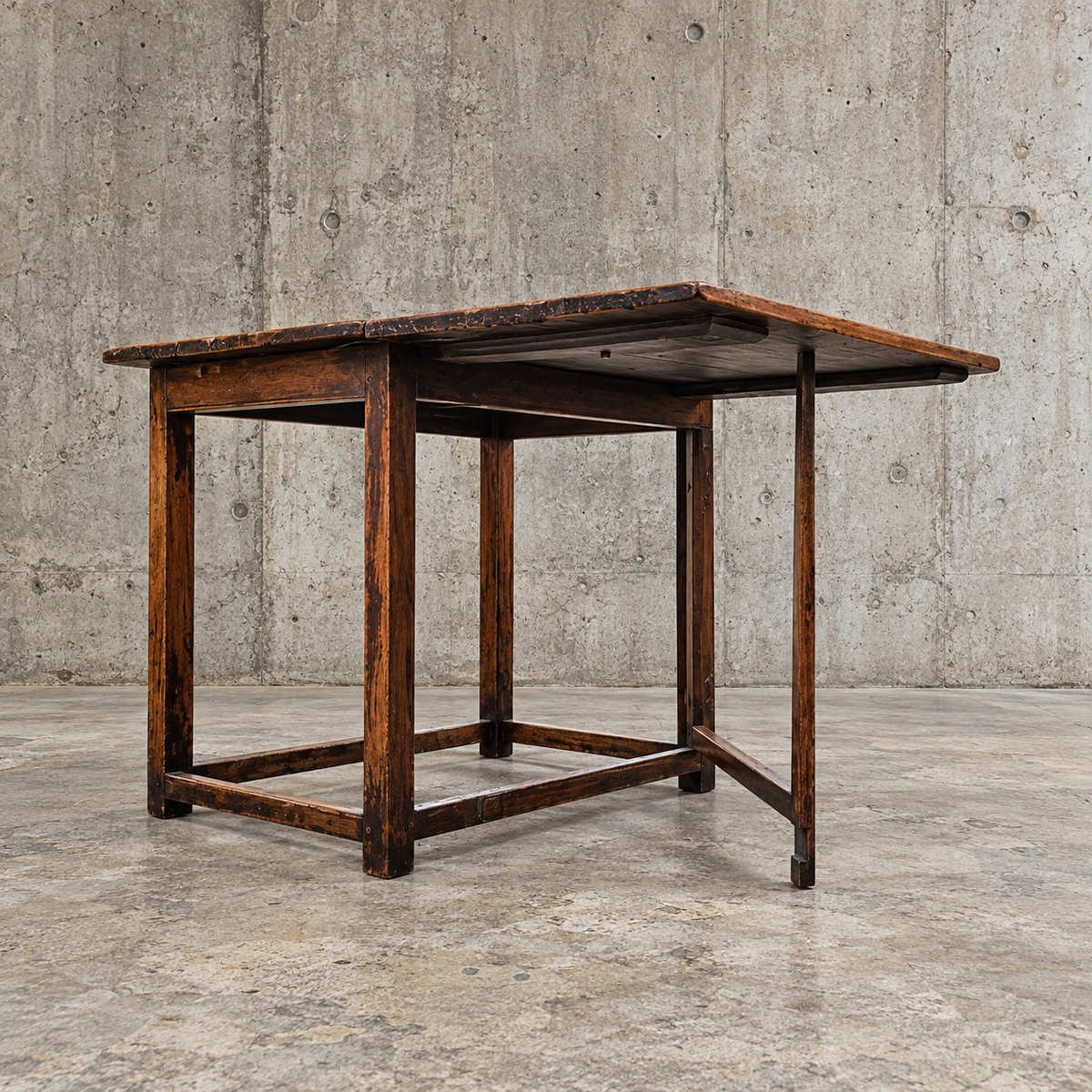 Drop leaf / gate leg side table / 1930s