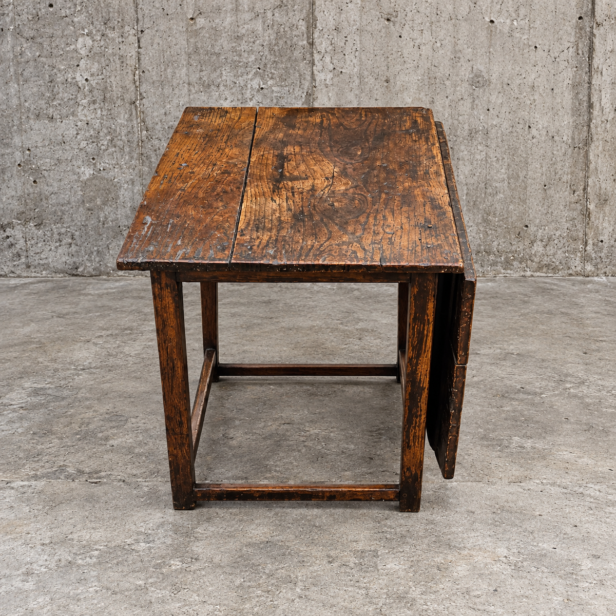 Drop leaf / gate leg side table / 1930s