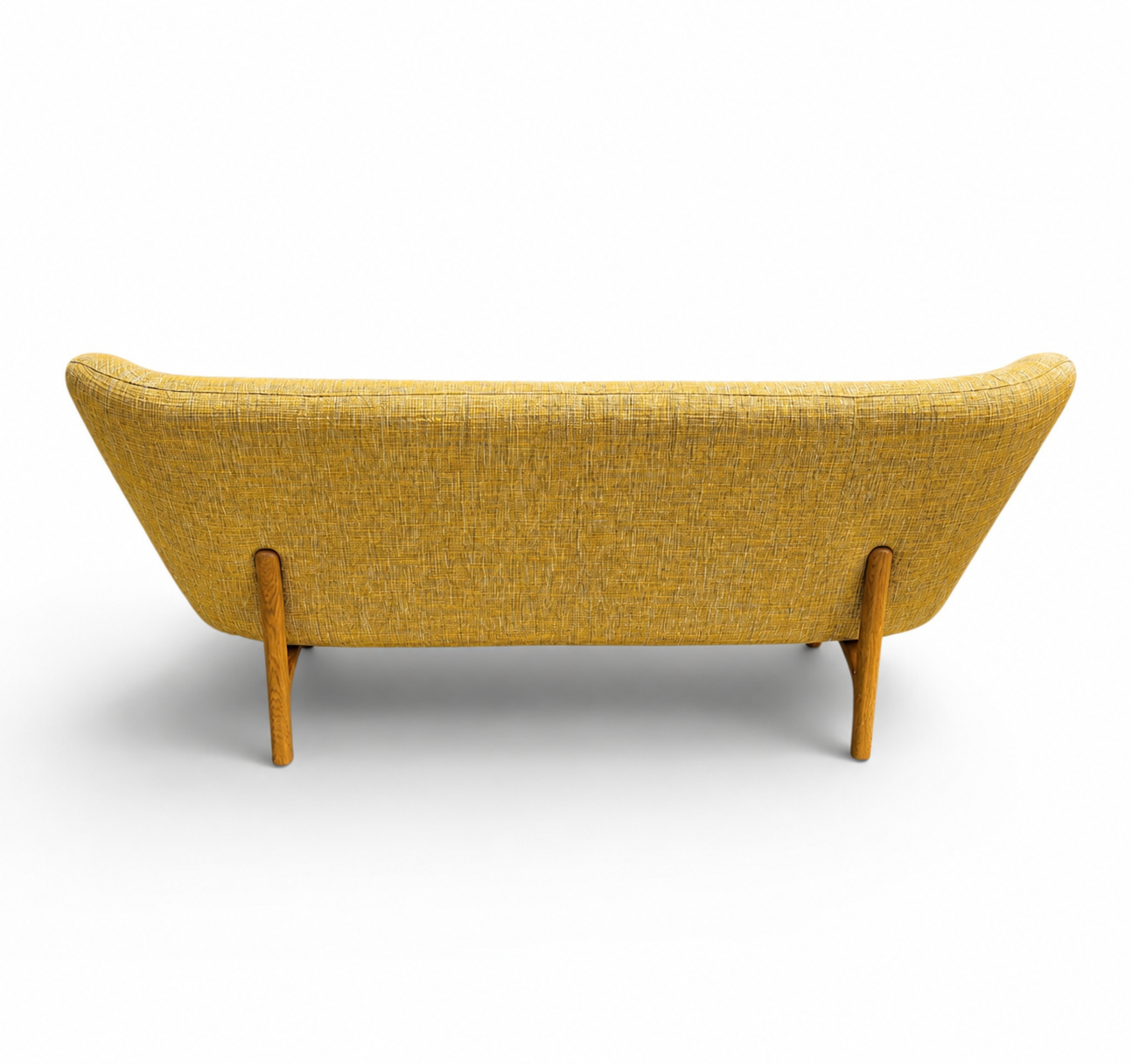 Retro revival Leolux by Jan Armgardt / The JULITA sofa by Leolux