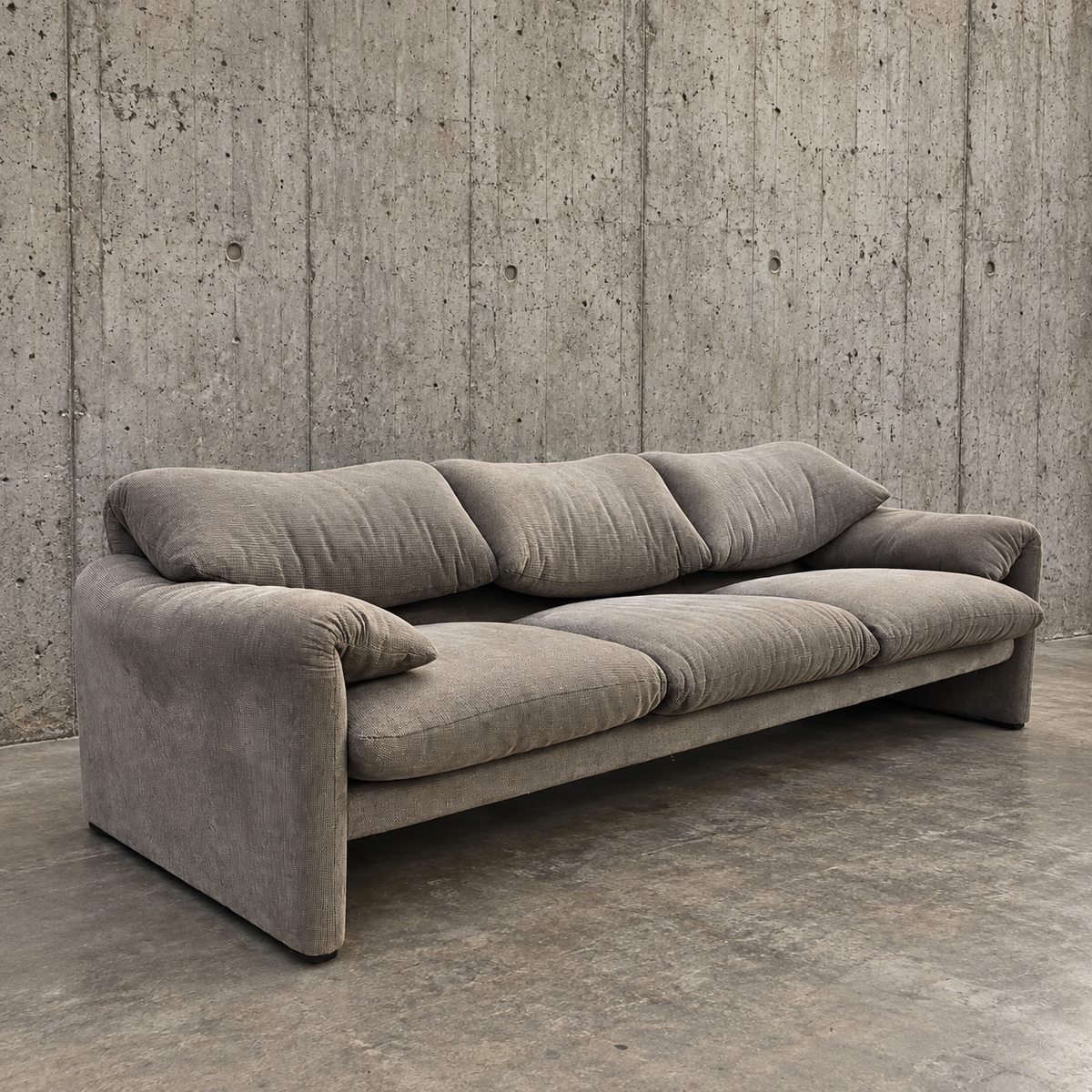 Maralunga 3-seater by Vico Magistretti for Cassina /