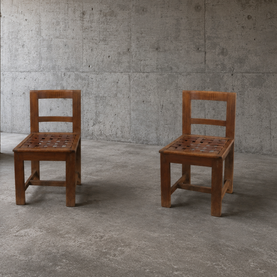 6 × chairs / dining table in oak / Table openwork top / 2 inlaid glass panels / open woven leather seats / Original set l in very good condition / France 1950s