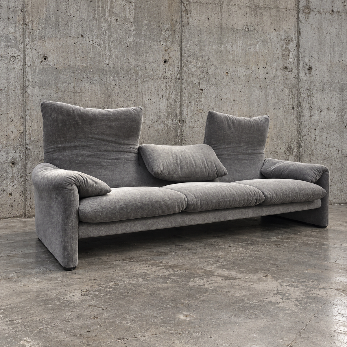 Maralunga 3-seater by Vico Magistretti for Cassina /