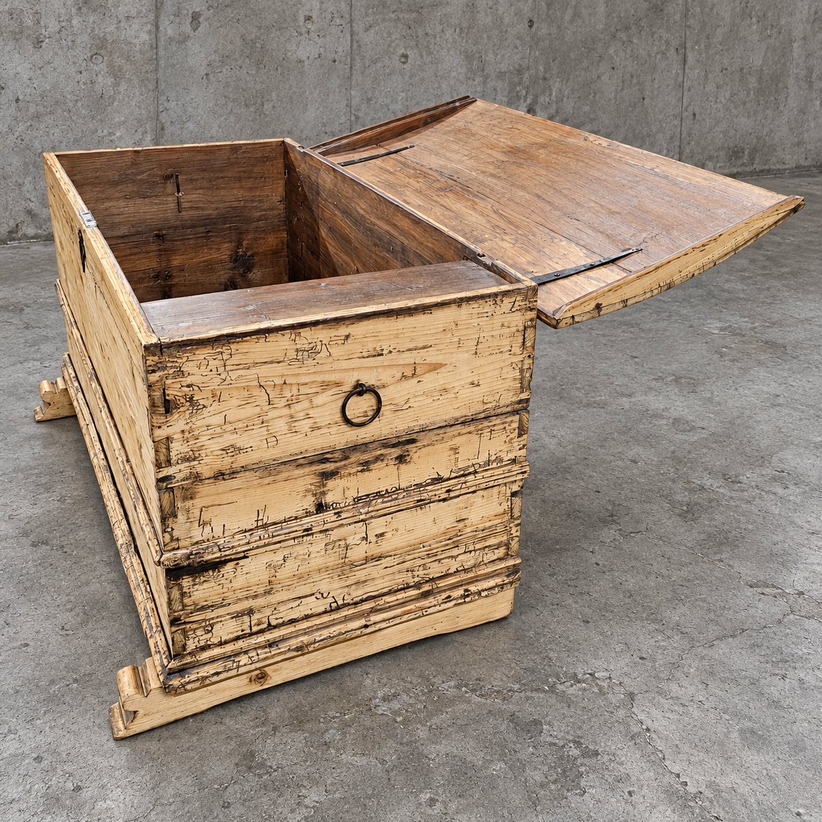French Natural Pine Blanket Chest / 1920s