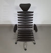 De Sede DS-2100/161 directiestoel uit onze design Home Office collectie.
 Nieuwstaat
 Donkerbruin leer