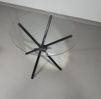 Een mooi ding is een blijvende vreugde.
 Italiaanse klaptafel jaren 80
 Aluminium frame