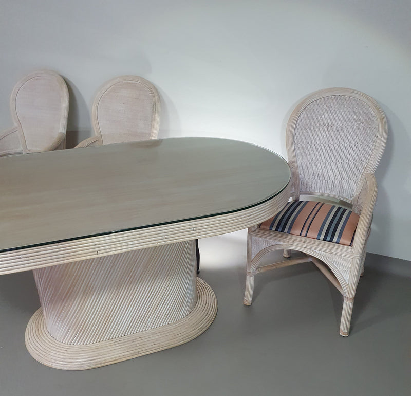 Pensil riet, Gespleten riet tafel stoelen eetkamer set.
 Breed 160
 Diepte 92
 Hoogte 75 cm