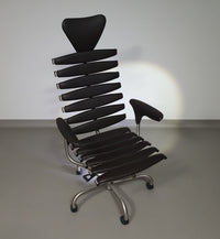 De Sede DS-2100/161 directiestoel uit onze design Home Office collectie.
 Nieuwstaat
 Donkerbruin leer
