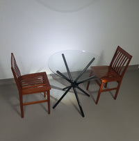 Een mooi ding is een blijvende vreugde.
 Italiaanse klaptafel jaren 80
 Aluminium frame
