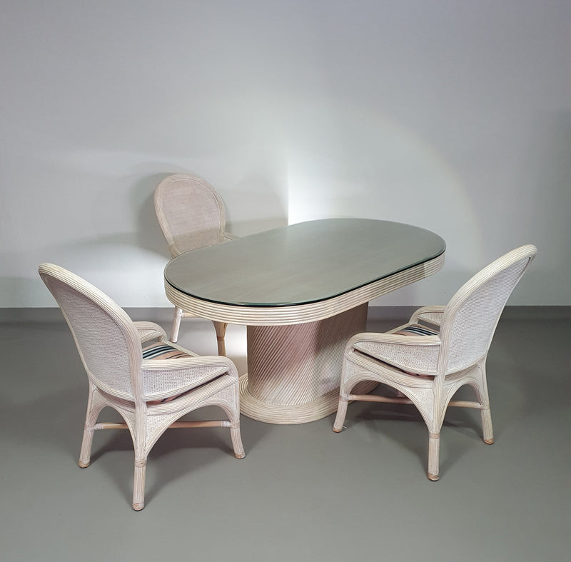 Pensil riet, Gespleten riet tafel stoelen eetkamer set.
 Breed 160
 Diepte 92
 Hoogte 75 cm