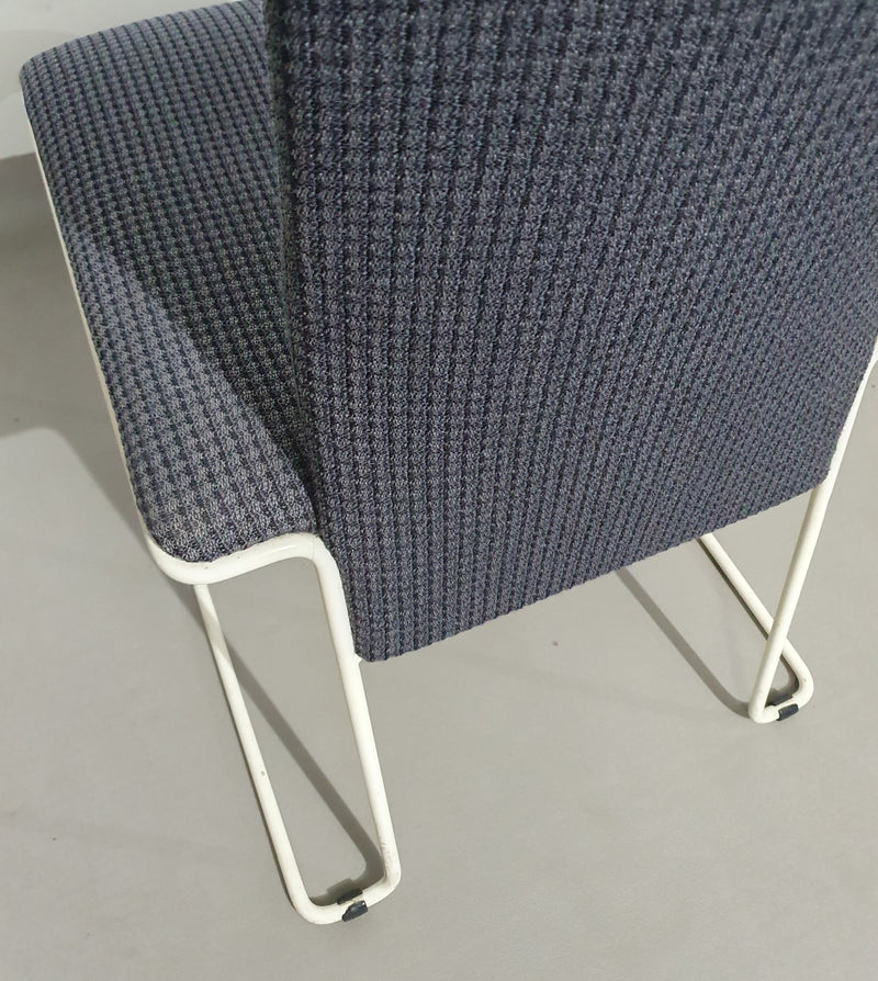 Walter antonis stoelen voor Henny de Jong.